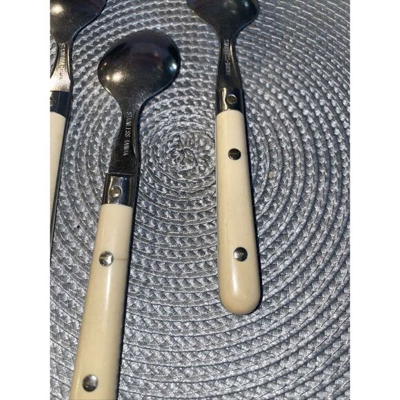 Vintage Spoon Lot 3 Pc Stainless Taiwan Acrylic Handle Cream MCM - Picture 6 of 6